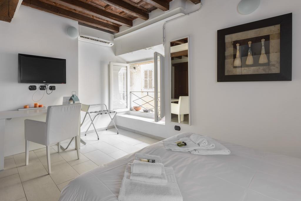 Flowers Apartments Rome Ruang foto